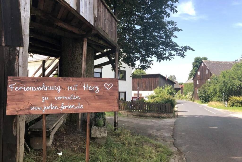Ruhig Gelegene, Top Moderne Ferienwohnung - Hot Tub Und Sauna Gegen Aufpreis Neuhaus an Der Eger Екстер'єр фото