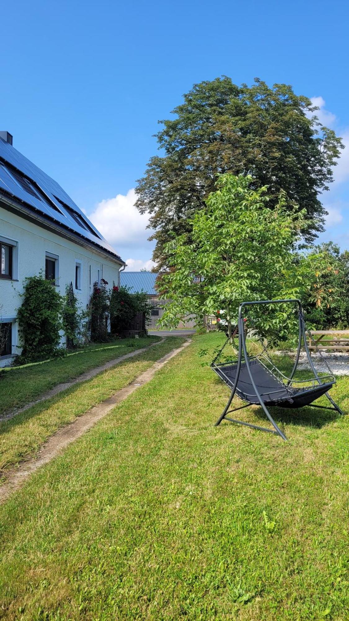 Ruhig Gelegene, Top Moderne Ferienwohnung - Hot Tub Und Sauna Gegen Aufpreis Neuhaus an Der Eger Екстер'єр фото